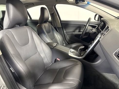 Used 2015 Volvo S60 T5 Premier image 10