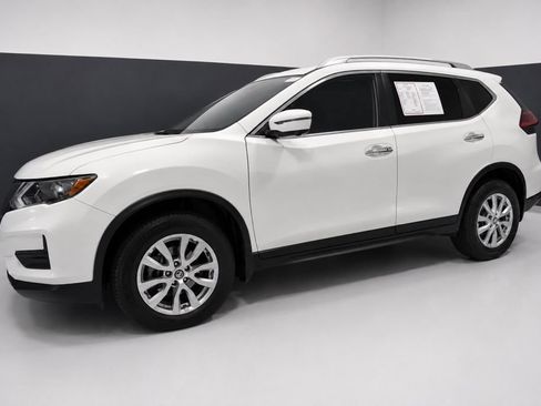 Used 2017 Nissan Rogue SV w/ Sun & Sound Touring Package AWD/4WD image 2