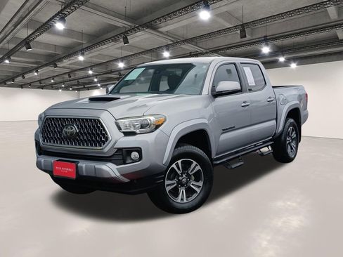 Used 2019 Toyota Tacoma TRD Sport w/ Technology Package image 1