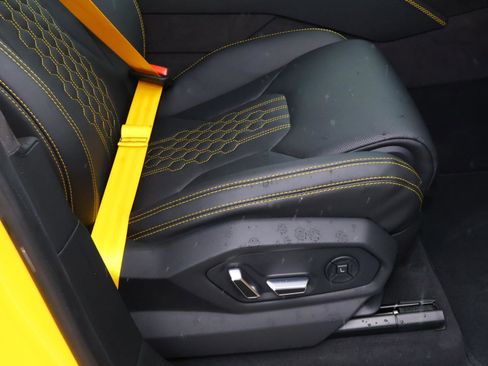Used 2025 Lamborghini Urus SE AWD/4WD image 19