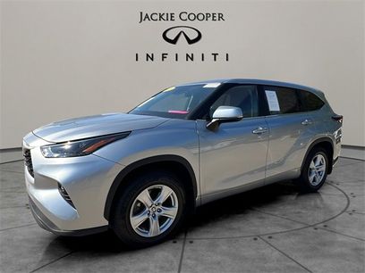 Used 2024 Toyota Highlander LE