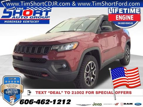 Used 2025 Jeep Compass Trailhawk AWD/4WD image 1