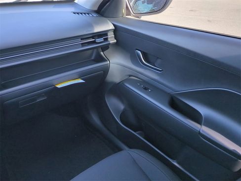 New 2026 Hyundai Kona SE image 19