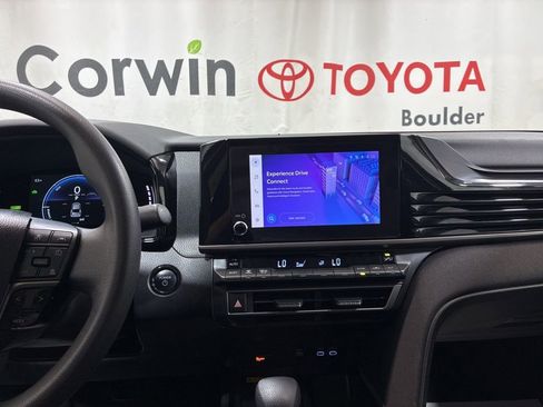 Used 2025 Toyota Camry LE FWD image 30