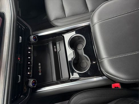 Used 2025 Chevrolet Tahoe LT w/ Comfort Package image 17