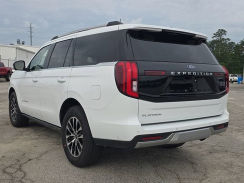 Used 2025 Ford Expedition Platinum AWD/4WD image 3