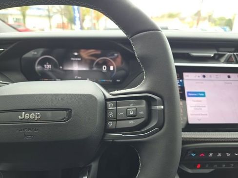 New 2026 Jeep Cherokee Overland w/ Advanced Pro Tech Group AWD/4WD image 18