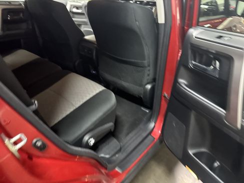 Used 2024 Toyota 4Runner SR5 AWD/4WD image 35