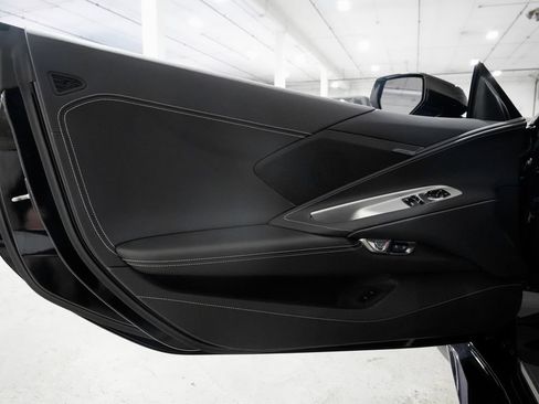 Used 2025 Chevrolet Corvette Z06 RWD image 27