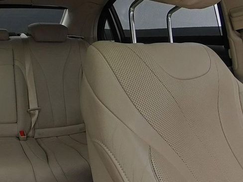 Used 2017 Mercedes-Benz S 550 Sedan image 26