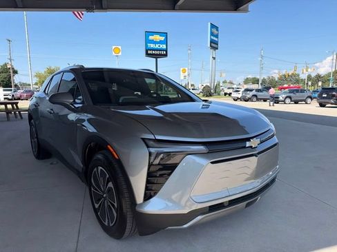 Used 2024 Chevrolet Blazer EV LT AWD/4WD image 5