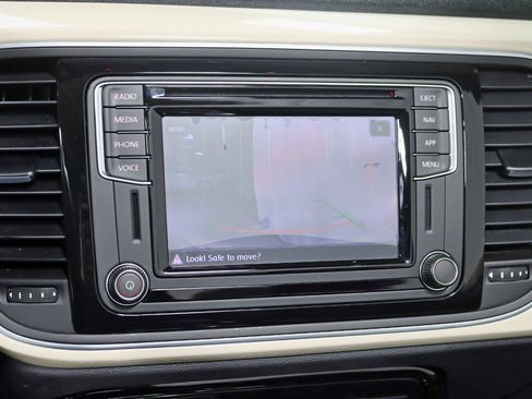 Used 2019 Volkswagen Beetle 2.0T Final Edition SEL image 18