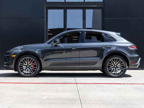 Used 2024 Porsche Macan S AWD/4WD image 2