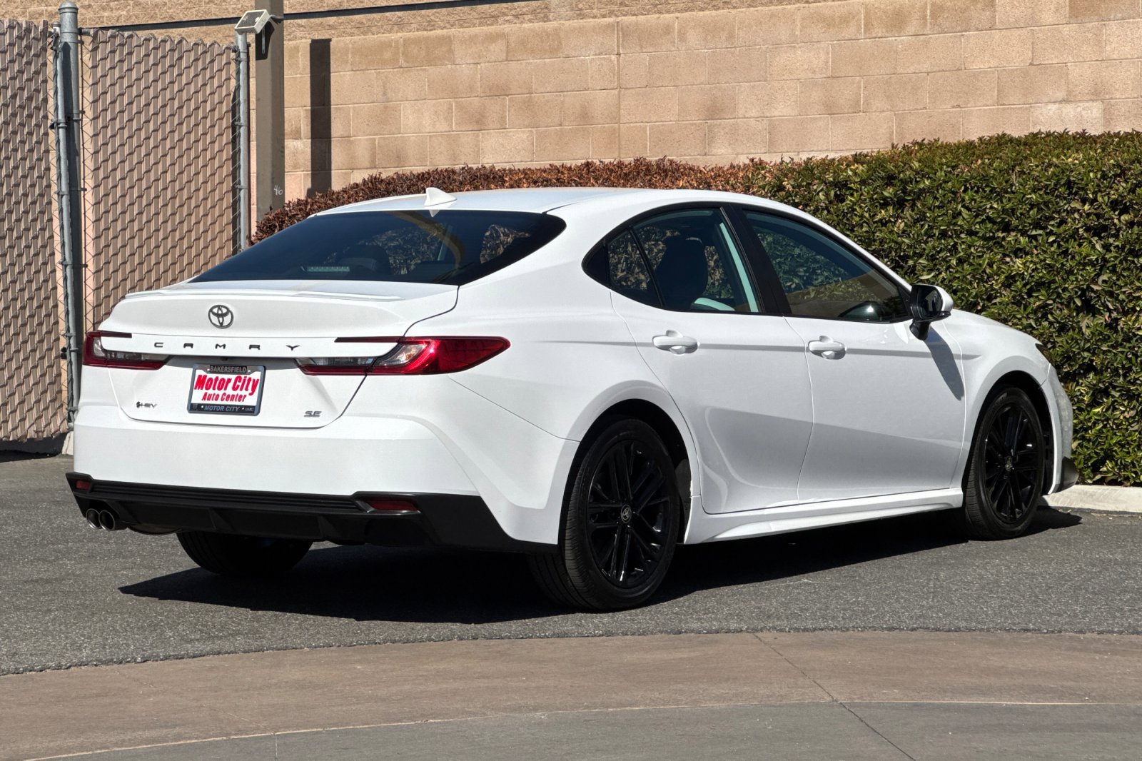 Used 2026 Toyota Camry SE FWD image 4