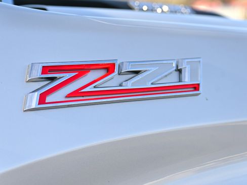 Used 2022 Chevrolet Silverado 1500 LT Trail Boss w/ LT Trail Boss Premium Package image 9