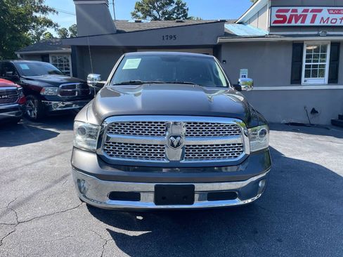 Used 2017 RAM 1500 Laramie AWD/4WD image 3