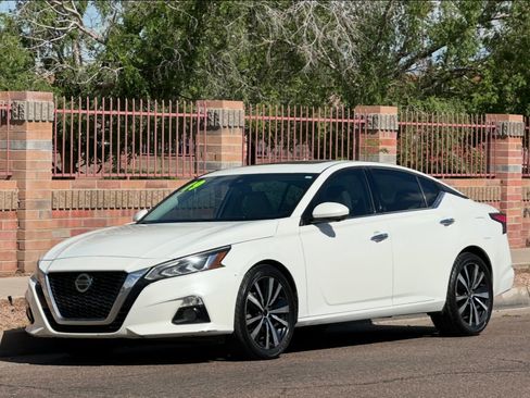 Used 2019 Nissan Altima 2.5 Platinum image 1