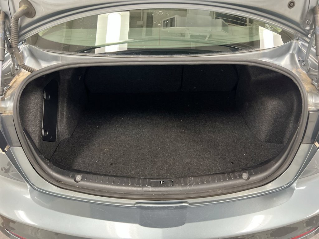 Used 2012 MAZDA MAZDA3 i Touring FWD image 22