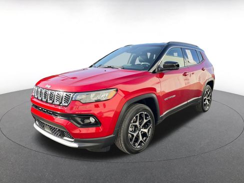 Used 2025 Jeep Compass Limited image 4