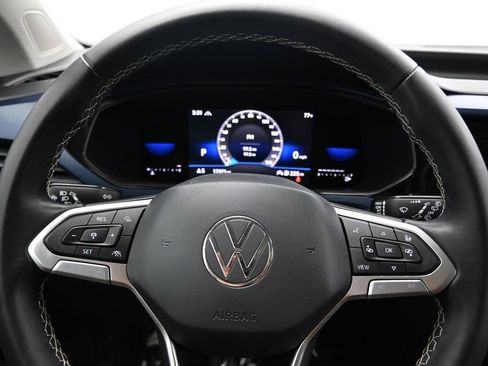 Used 2023 Volkswagen Taos SE w/ Panoramic Sunroof Package AWD/4WD image 14