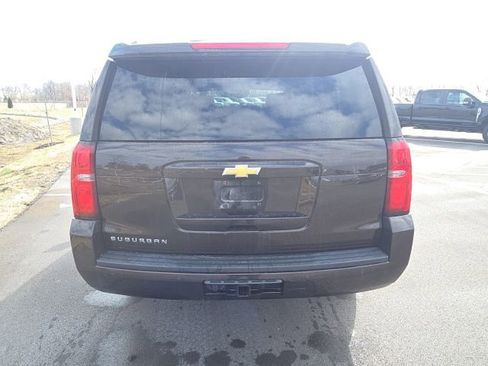 Used 2018 Chevrolet Suburban LT image 8