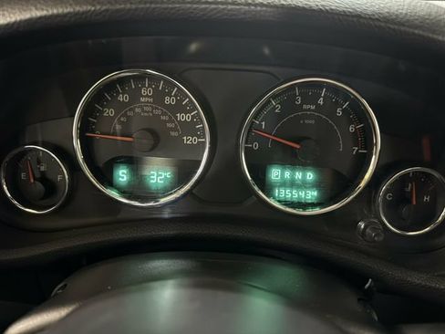 Used 2017 Jeep Wrangler Unlimited Sahara AWD/4WD image 17