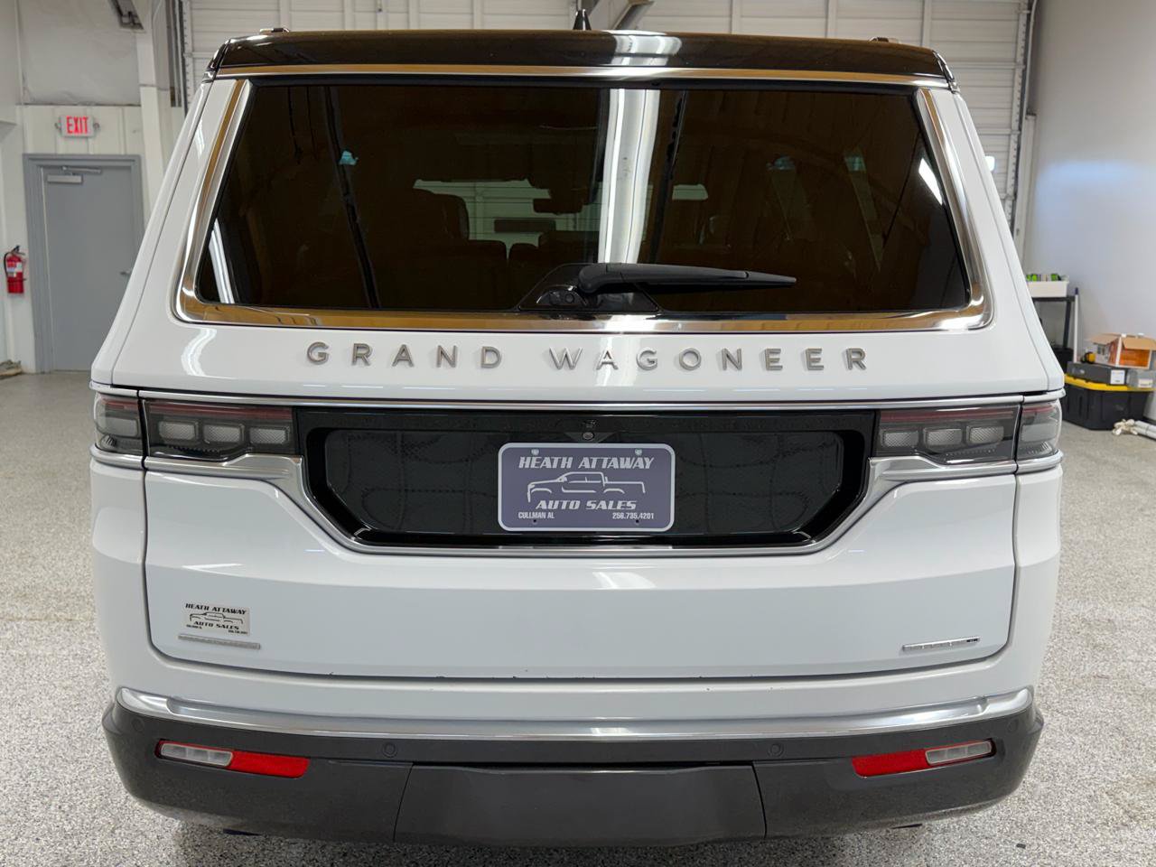 Used 2022 Jeep Grand Wagoneer Series II w/ Convenience Group III AWD/4WD image 3