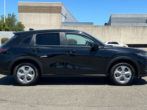 Used 2025 Honda HR-V LX image 6