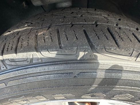 Used 2012 Cadillac SRX Luxury image 17