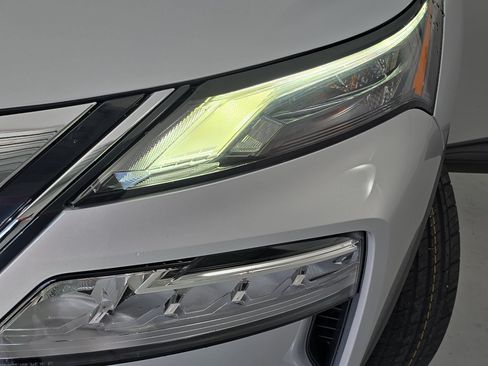 Certified 2023 Nissan Rogue SV FWD image 28