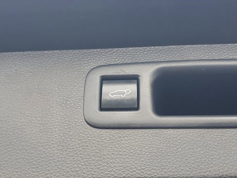 Used 2021 Toyota Highlander XSE image 10