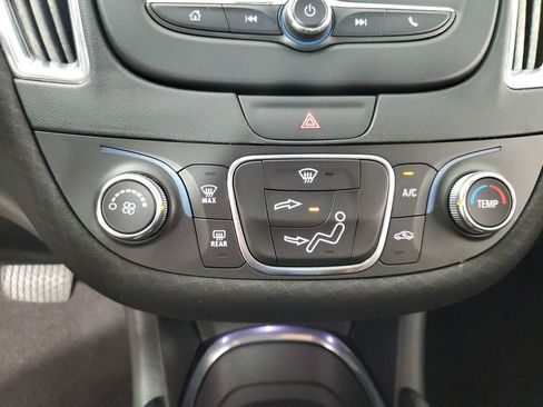 Used 2017 Chevrolet Malibu LT image 19