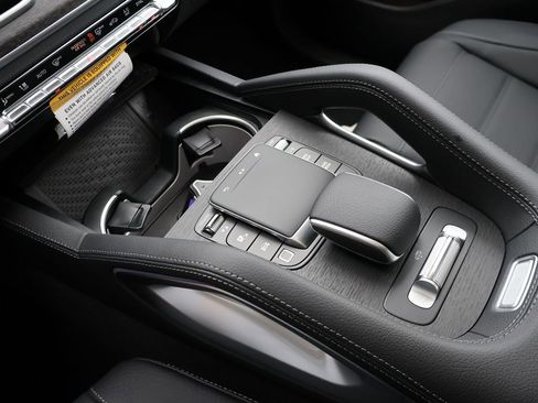 New 2026 Mercedes-Benz GLS 450 4MATIC image 29