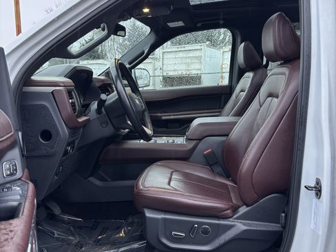 Used 2023 Ford Expedition Max Limited image 30
