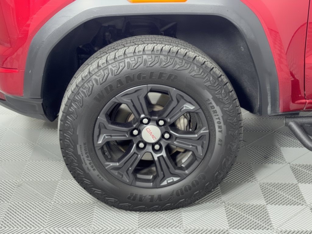 Used 2024 GMC Canyon Elevation w/ Elevation Premium Package RWD image 13