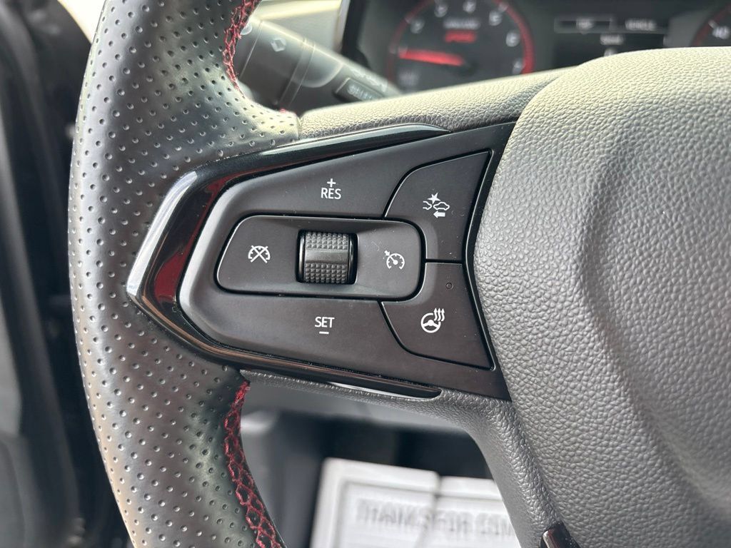 Used 2024 Chevrolet Trax RS w/ Sunroof Package FWD image 16