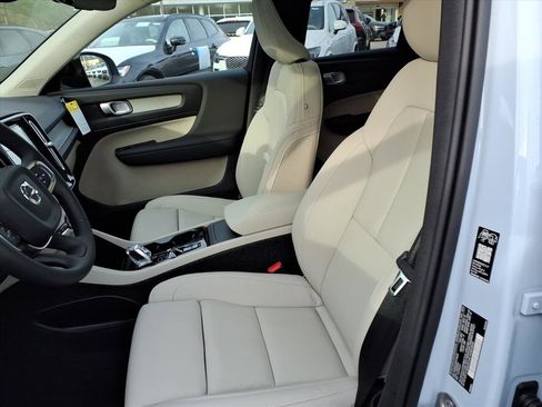 New 2026 Volvo XC40 B4 Plus w/ Climate Package image 14