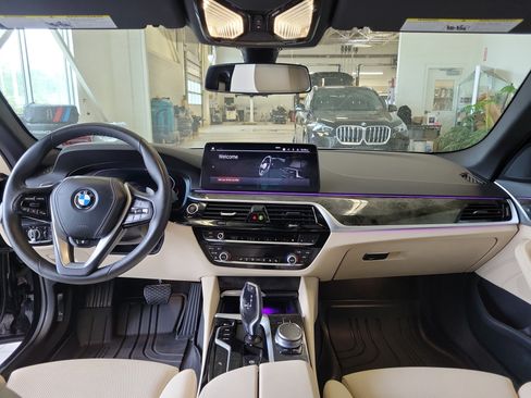 Used 2023 BMW 530i xDrive w/ Convenience Package AWD/4WD image 18