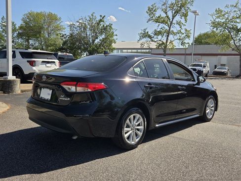 Certified 2024 Toyota Corolla LE w/ LE Convenience Package image 4