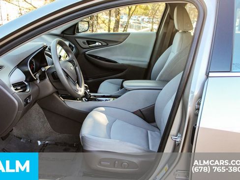 Used 2024 Chevrolet Malibu LT image 17