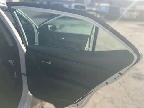 Used 2019 Toyota Corolla SE w/ Carpet Mat Package (TMS) image 27