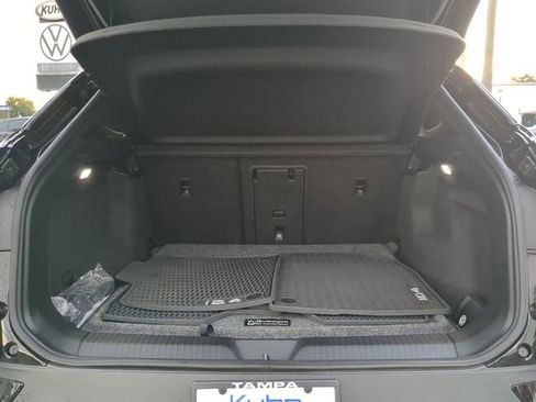 Certified 2021 Volkswagen ID.4 Pro S w/ Gradient Package image 9