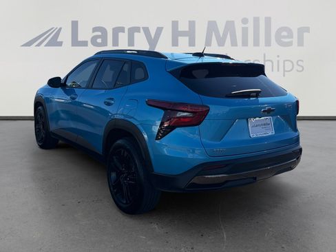 Used 2025 Chevrolet Trax ACTIV w/ Driver Confidence Package image 3