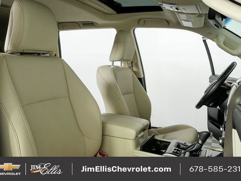 Used 2021 Lexus GX 460 Premium w/ Premium Package image 24