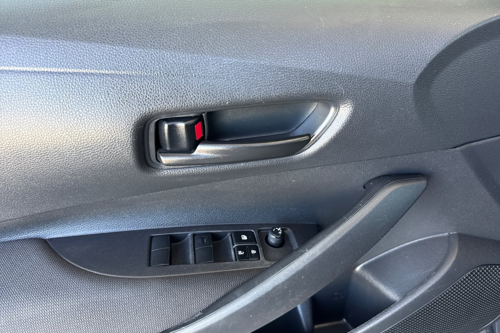 Used 2023 Toyota Corolla LE FWD image 10