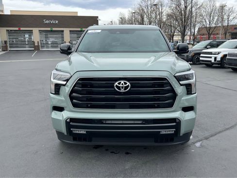 Used 2025 Toyota Sequoia 4WD image 3