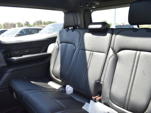 New 2026 Jeep Grand Wagoneer 4WD image 28
