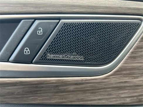 Used 2024 Volkswagen Atlas SEL Premium R-Line image 22