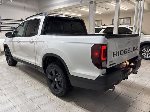 New 2026 Honda Ridgeline Black Edition image 2