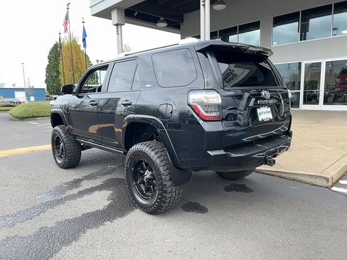 Used 2015 Toyota 4Runner SR5 AWD/4WD image 9